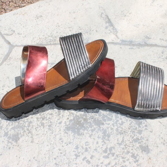 Electric Karma Red & Silver Sandals Woman Size 8 Glitter Shiny Slip On Metallic - Picture 2 of 10